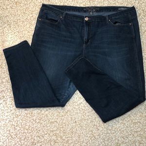 Melissa McCarthy medium wash skinny jeans